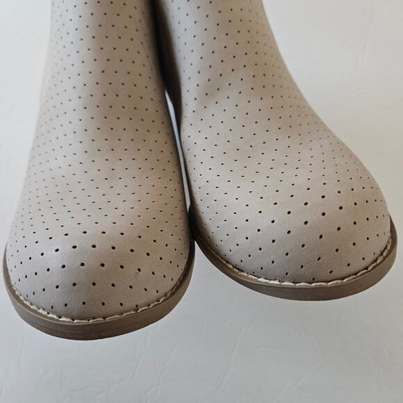 DV by Dolce Vita Gerdy Bootie Beige Ankle Wedge Heel Womens 8.5 Boho Chic Casual - Picture 3 of 9